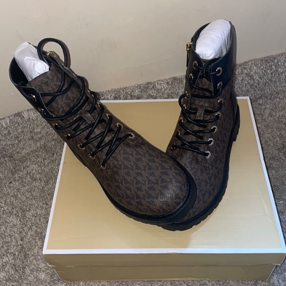 Michael Kors Alistair Bootie - Picture 1 of 5